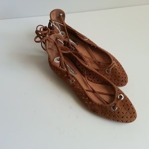 NWOB Halogen | Laser cut leather Ghille flat sz 6
